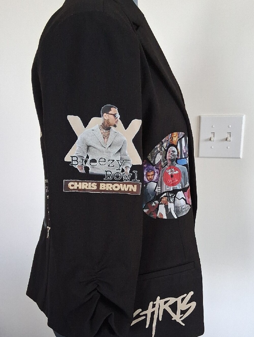 CHRIS BROW New York & Company Black Blazer with CHRIS BROWN Graphic Patch Panels - Picture 4 of 6
